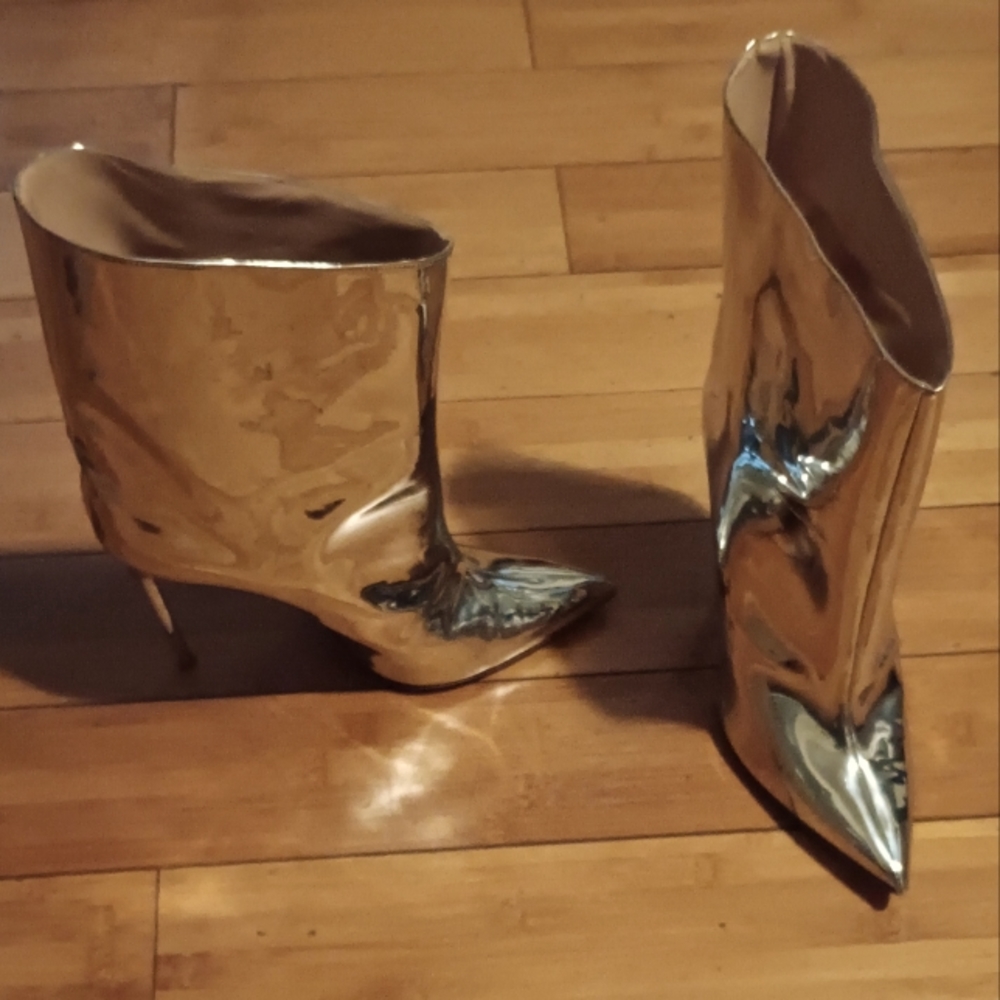 Genuine Authentic Alexander Vauthier Metallic Silver Bootie sz 41